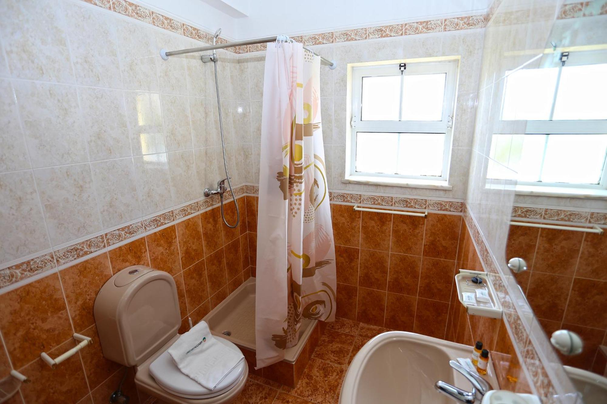 Pensión U - Quinta Da Estacao Lagos