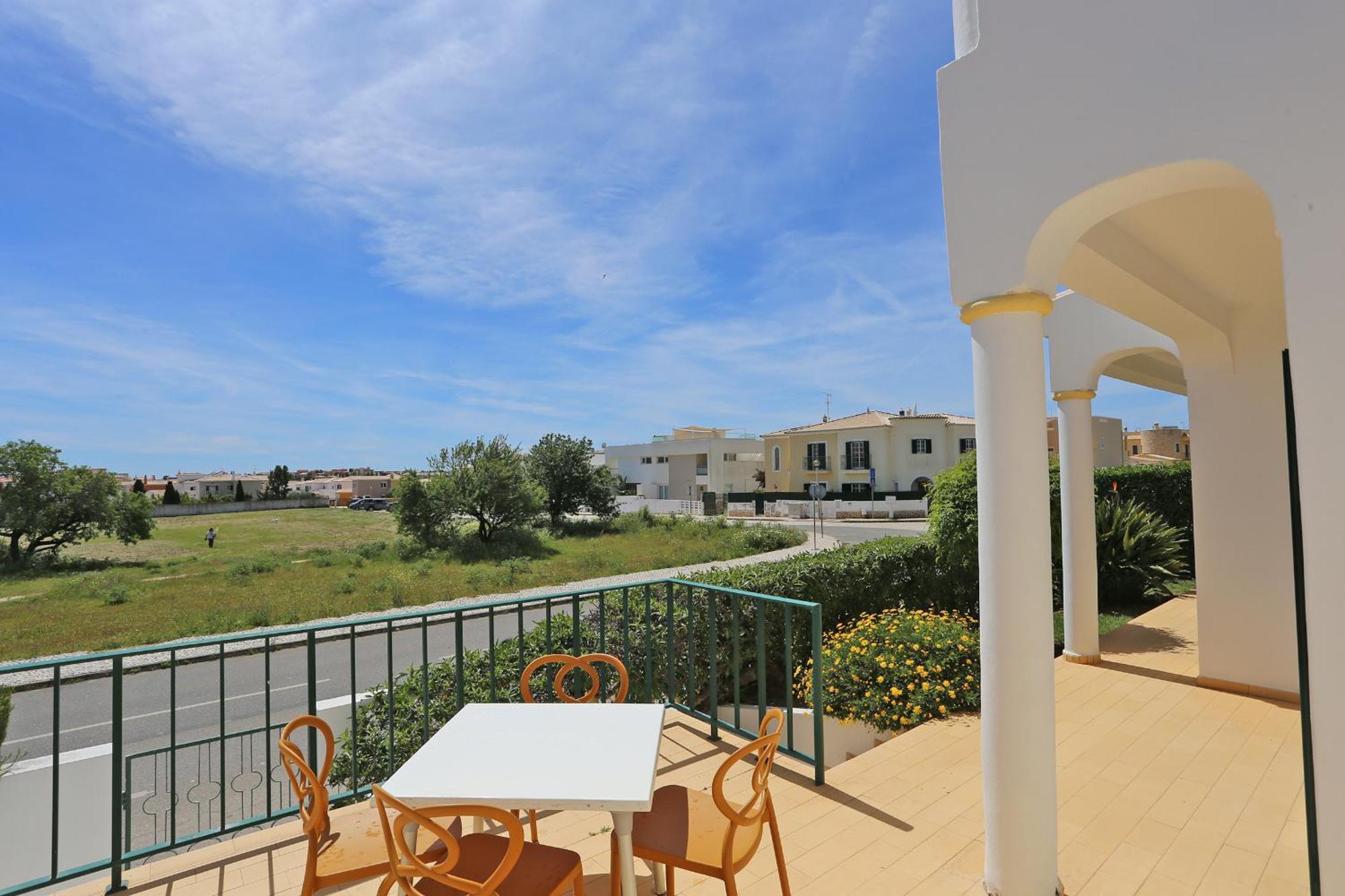 Pensión U - Quinta Da Estacao Lagos