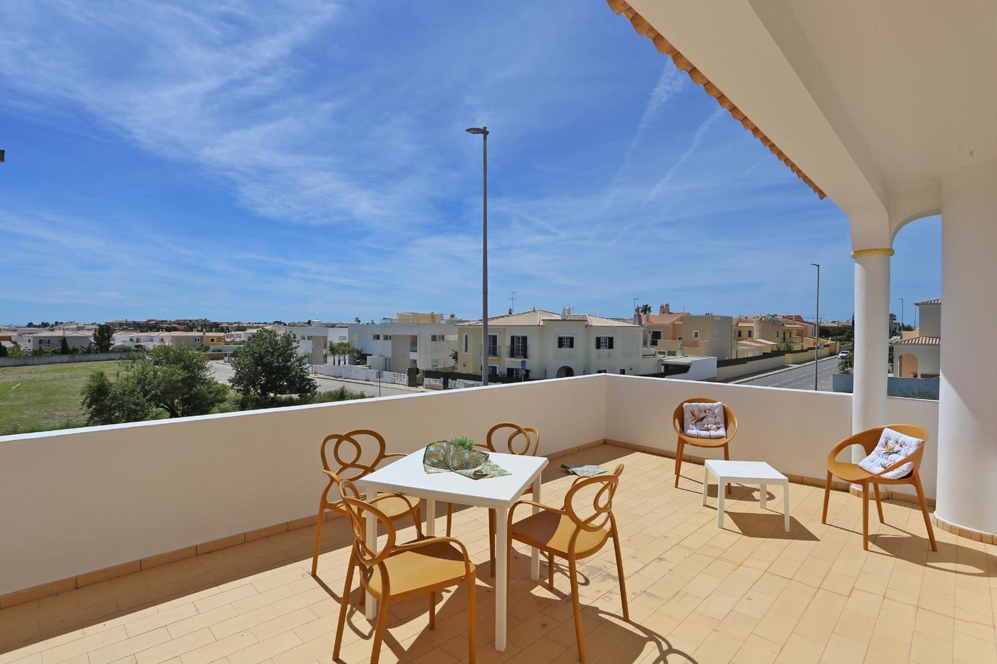 U - Quinta Da Estacao * Lagos